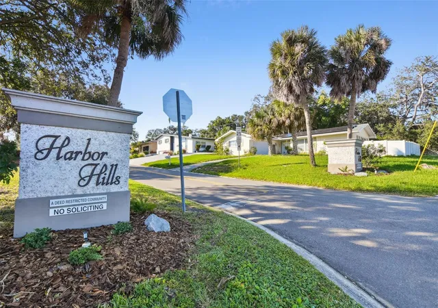 2nd image of 4415 Clearwater Harbor Dr N, Largo, FL 33770 | MLS# TB8481601