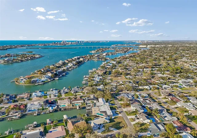 47th image of 4415 Clearwater Harbor Dr N, Largo, FL 33770 | MLS# TB8481601