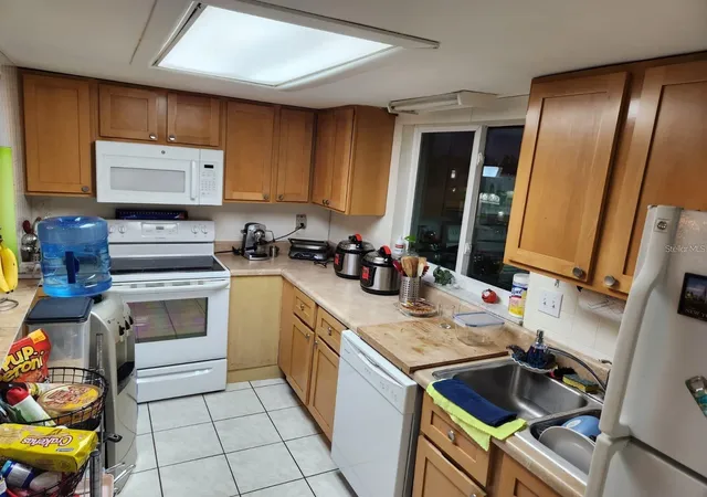 5th image of 3801 S Lake Dr, TAMPA, FL 33614