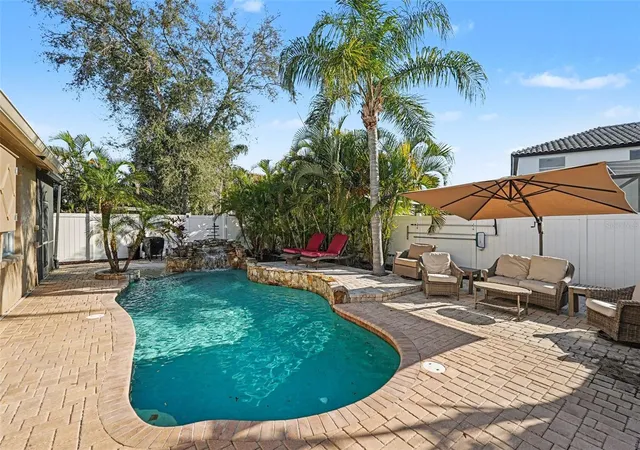 Photo 3 of Single family home for sale at 10618 Hatteras Dr, Tampa, FL 33615 | MLS# TB8481613 | Listing updated on 2026-10-02