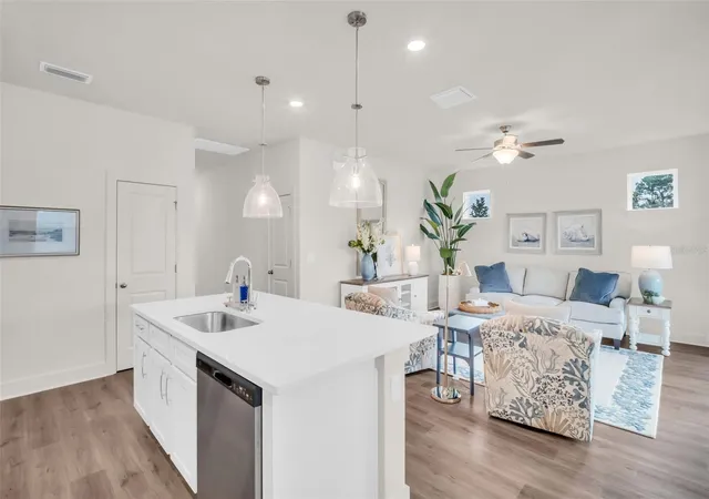 4th image of 3784 Daybreak Run Loop, Spring Hill, FL 34609 | MLS# R4910797