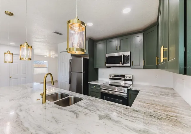 2nd image of 6254 Spinnaker Blvd, Englewood, FL 34224 | MLS# A4684449