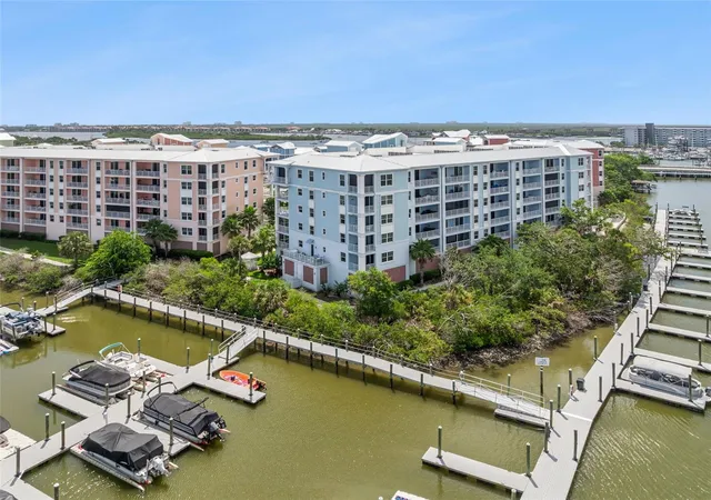 Homes for sale in New Smyrna Beach, FL | 3 Riverwalk Drive, New Smyrna Beach, FL 32169 | Houzeo