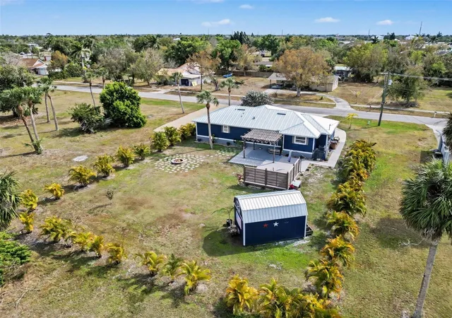 Photo 3 of Single family home for sale at 410 E Henry St, Punta Gorda, FL 33950 | MLS# C7522680 | Listing updated on 2026-09-29