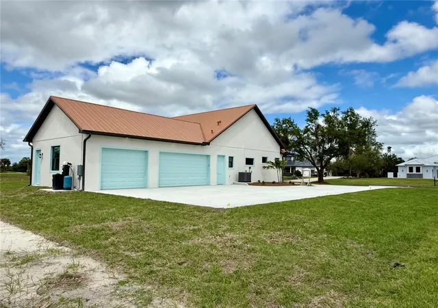 3rd image of 520 Woodstork Ln, Punta Gorda, FL 33982 | MLS# A4684466