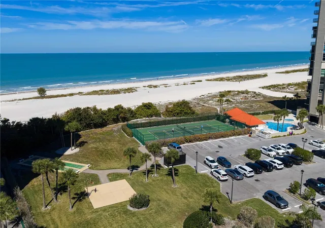 Listing Photo 4 - Condo for sale in building located at 1290 Gulf Blvd, Clearwater, FL 33767 - Unit #1002