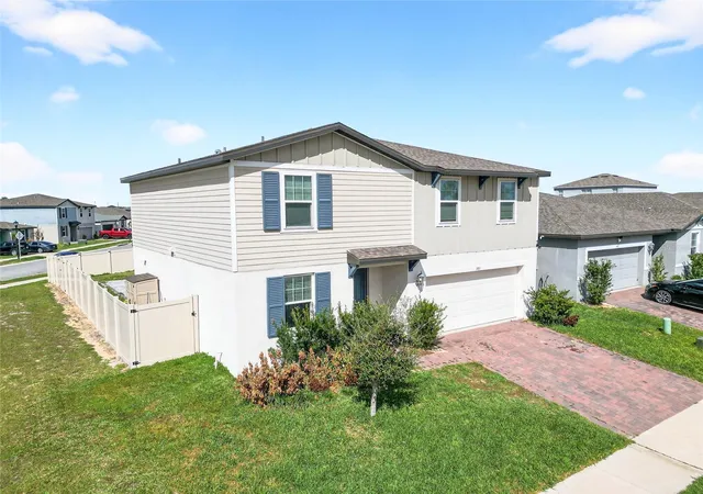 3rd image of 953 Cambridge Dr, Winter Haven, FL 33881 | MLS# O6386825
