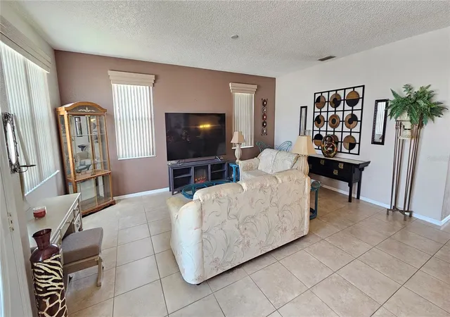 3rd image of 543 Terranova Cir, Winter Haven, FL 33884 | MLS# L4959863