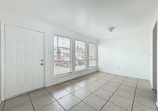 Listing Photo 5 - Condo for sale in building located at 3968 Crayrich Cir, ORLANDO, FL 32839 - Unit #C3