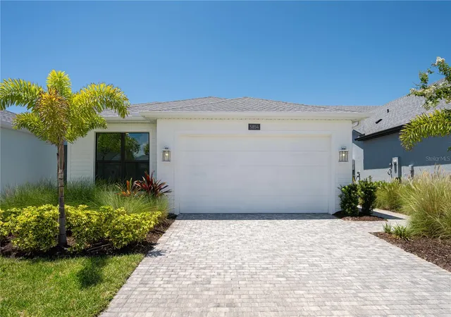 Photo 1 of Single family home for sale at 5854 Windbreak Ct, Apollo Beach, FL 33572 | MLS# A4684560 | Listing updated on 2026-08-30