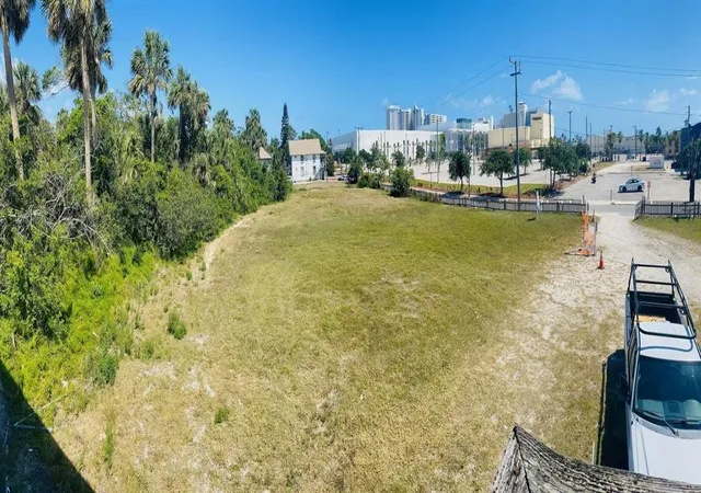 1st image of 11 N Hollywood Ave, Daytona Beach, FL 32118 | MLS# A4684563