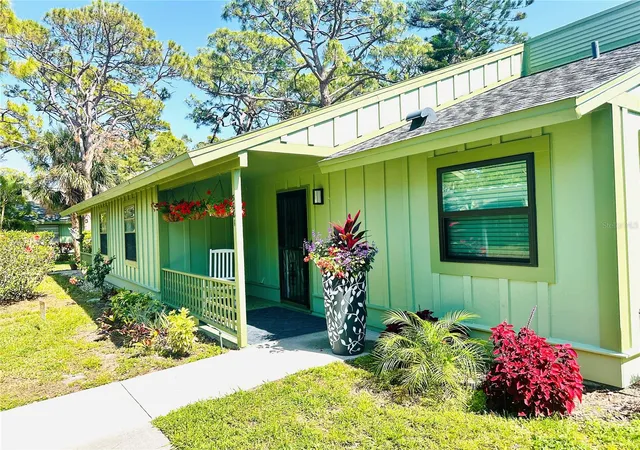 Multi family home for sale at 5061 Barrington Cir #1302, SARASOTA, FL 34234 | MLS# A4684564