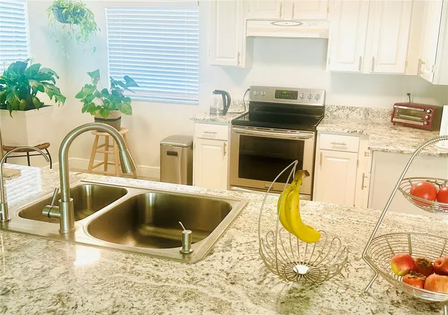 Homes for sale in SARASOTA, FL | 5061 Barrington Cir, SARASOTA, FL 34234