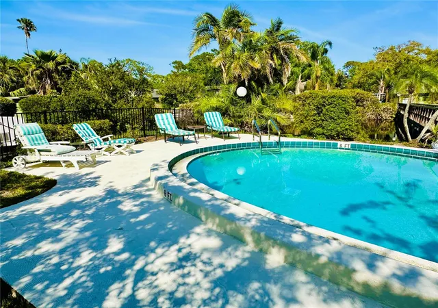Homes for sale in Sarasota, FL | 5061 Barrington Circle, Sarasota, FL 34234 | Houzeo
