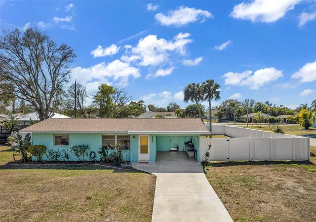 Photo 3 of Single family home for sale at 960 Darwin Rd, Venice, FL 34293 | MLS# D6146410 | Listing updated on 2026-10-06