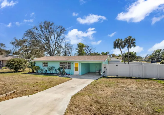 Photo 3 of Single family home for sale at 960 Darwin Rd, Venice, FL 34293 | MLS# D6146410 | Listing updated on 2026-10-06