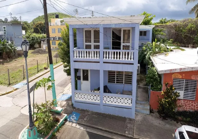 Homes for sale in Vieques, PR | 112 Calle Muñoz Rivera, Vieques, PR 00765 | MLS# PR9119619