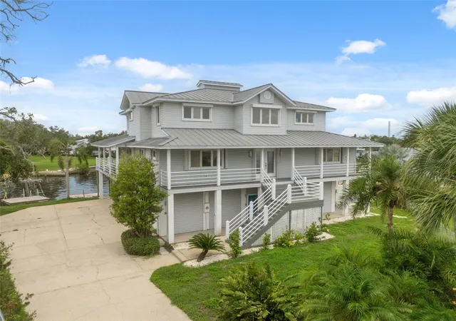 3rd image of 1906 Gulfview Dr, Holiday, FL 34691 | MLS# TB8482035