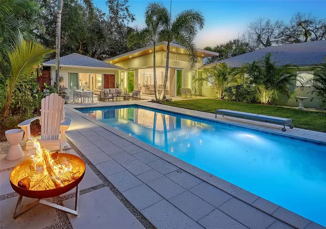 Photo 3 of Single family home for sale at 1731 Cunliff Ln, Sarasota, FL 34239 | MLS# A4684577 | Listing updated on 2026-08-25