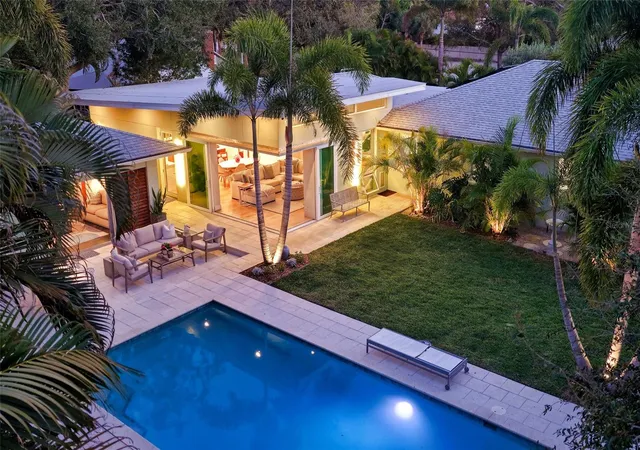 Photo 3 of Single family home for sale at 1731 Cunliff Ln, Sarasota, FL 34239 | MLS# A4684577 | Listing updated on 2026-08-25