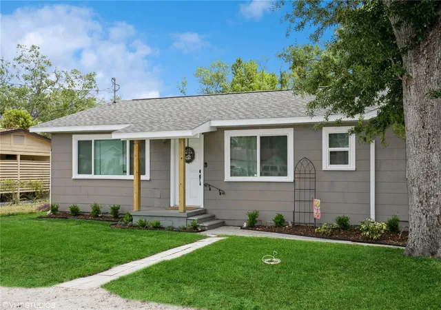 Photo 1 of Single family home for sale at 1813 5th Street W, Palmetto, FL 34221 | MLS# A4684580 | Listing updated on 2026-08-30