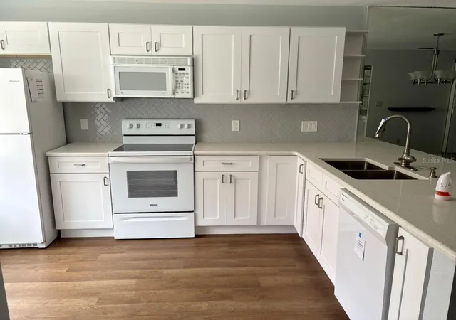 Homes for sale in Clearwater, FL | 19029 Us Hwy 19 N #20A, Clearwater, FL 33764 | MLS# TB8482046