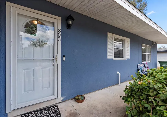 Photo 2 of Single family home for sale at 303 Louis St, Leesburg, FL 34748 | MLS# O6386992 | Listing updated on 2026-09-28