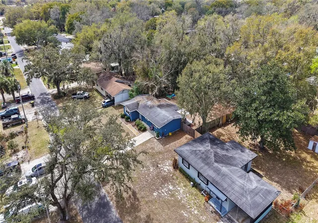 Photo 3 of Single family home for sale at 303 Louis St, Leesburg, FL 34748 | MLS# O6386992 | Listing updated on 2026-09-28