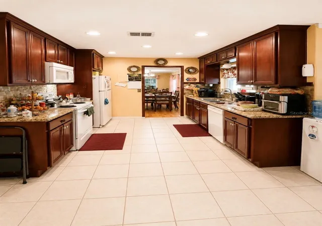 image of 1012 Forest Cir, Winter Springs, FL 32708 | MLS# O6387051