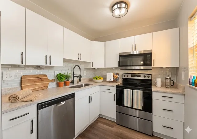 2nd image of 3034 Eastland Blvd, Clearwater, FL 33761