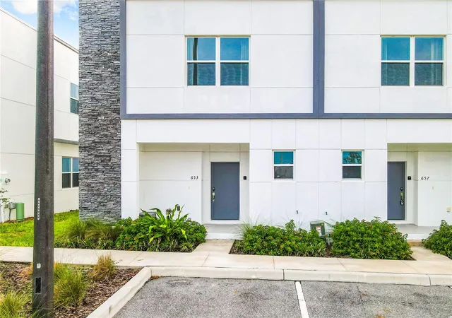 Photo 2 of Townhouse for sale at 653 Trikomo Dr, Davenport, FL 33896 | MLS# O6387197 | Listing updated on 2026-08-25