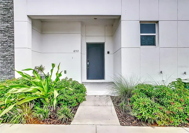 Photo 3 of Townhouse for sale at 653 Trikomo Dr, Davenport, FL 33896 | MLS# O6387197 | Listing updated on 2026-08-25