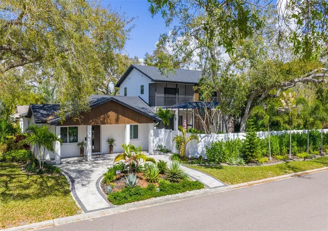 Photo 1 of Single family home for sale at 639 43rd Avenue N, St Petersburg, FL 33703 | MLS# TB8482387 | Listing updated on 2026-09-23