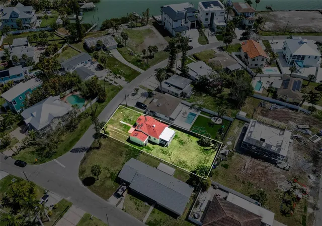5th image of 15822 Redington Dr, Redington Beach, FL 33708 | MLS# TB8482418