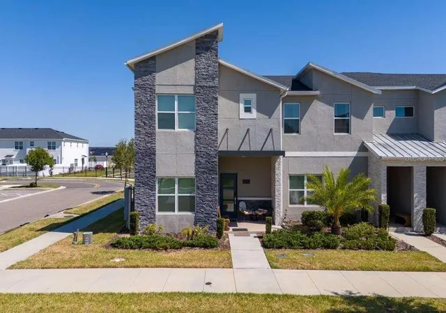 Photo 1 of Townhouse for sale at 8999 Cabot Cliffs Dr, Davenport, FL 33896 | MLS# O6387305 | Listing updated on 2026-08-17