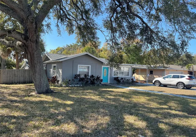 Photo 3 of Sale Pending at 1200 26th Avenue S, Saint Petersburg, FL 33705 | MLS# TB8482436 | Listing updated on 2026-10-08
