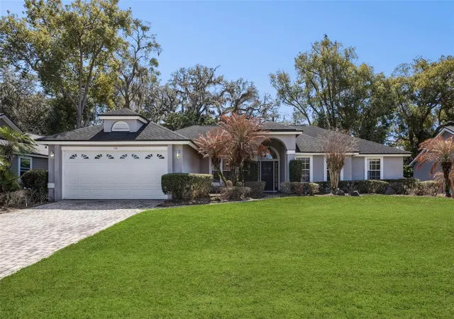 Photo 2 of Single family home for sale at 108 Oak View Cir, Lake Mary, FL 32746 | MLS# O6387332 | Listing updated on 2026-09-20