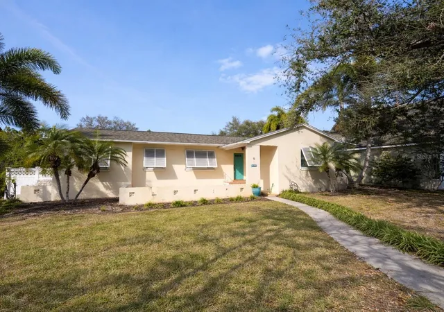 1st image of 601 34th Avenue NE, Saint Petersburg, FL 33704 | MLS# TB8482458
