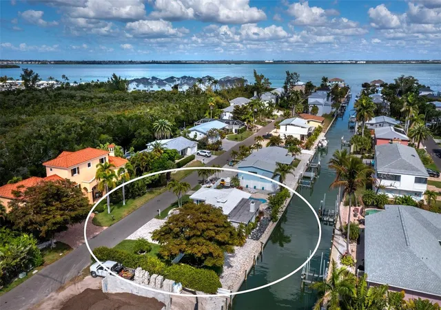 3rd image of 726 Jungle Queen Wy, Longboat Key, FL 34228 | MLS# A4684733