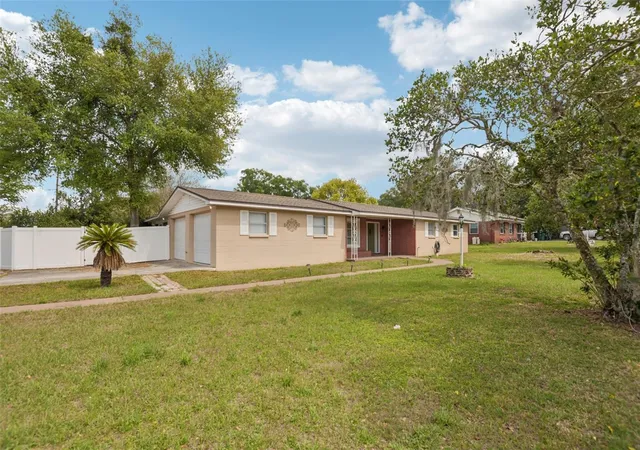 Photo 2 of Single family home for sale at 5942 13th Street, Zephyrhills, FL 33542 | MLS# TB8482476 | Listing updated on 2026-09-23