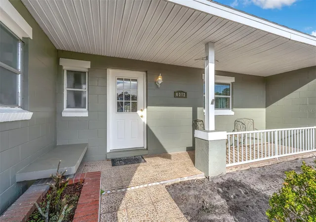 Photo 3 of Single family home for sale at 8312 Mara Vista Ct, Orlando, FL 32827 | MLS# S5145022 | Listing updated on 2026-09-11