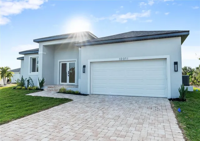 Photo 2 of Single family home for sale at 10071 Kingsville Dr, Port Charlotte, FL 33981 | MLS# O6387376 | Listing updated on 2026-08-31