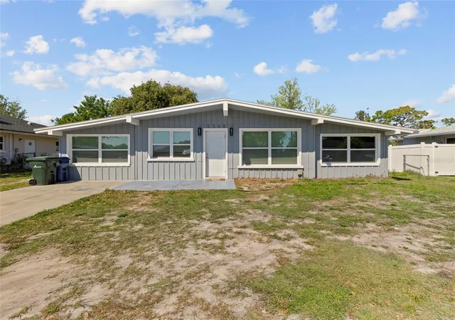Photo 1 of Single family home for sale at 4821 Elfrida Ave, Sarasota, FL 34235 | MLS# A4684754 | Listing updated on 2026-08-12