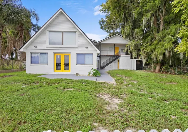 Photo 3 of Single family home for sale at 1824 Lake St, Oviedo, FL 32765 | MLS# O6387414 | Listing updated on 2026-09-04