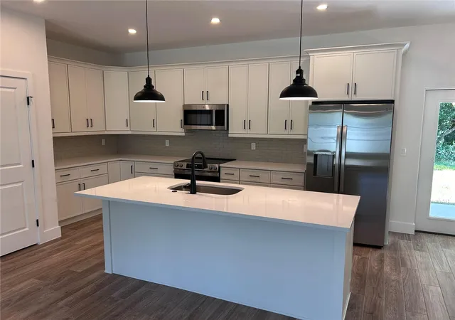 Photo 3 of Single family home for sale at 340 Kimble Ave, Oviedo, FL 32765 | MLS# O6387418 | Listing updated on 2026-10-06