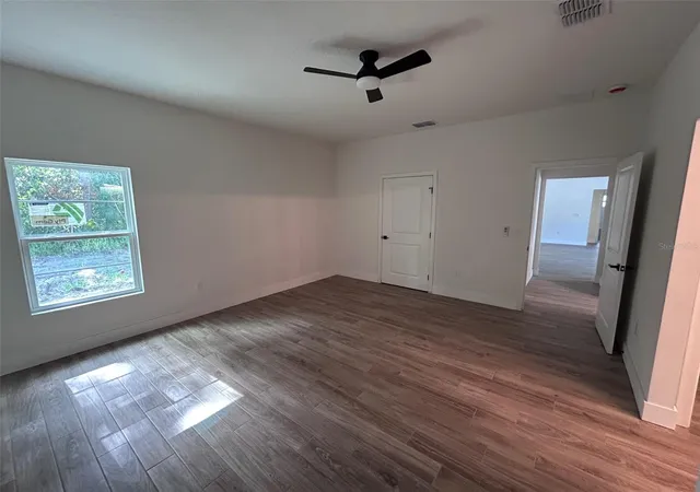 Photo 4 of Single family home for sale at 340 Kimble Ave, Oviedo, FL 32765 | MLS# O6387418 | Listing updated on 2026-10-06