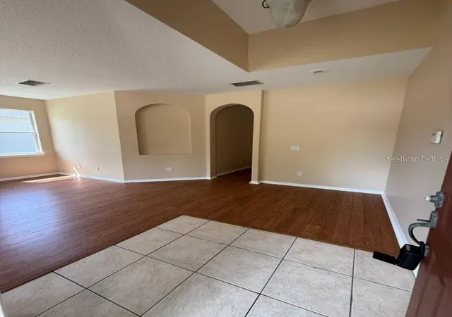 Photo 2 of Single family home for sale at 1102 Magnolia Blossom Ct, Apopka, FL 32712 | MLS# O6387421 | Listing updated on 2026-08-31