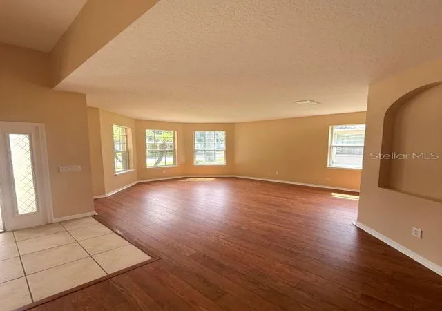Photo 3 of Single family home for sale at 1102 Magnolia Blossom Ct, Apopka, FL 32712 | MLS# O6387421 | Listing updated on 2026-08-31