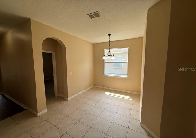 Photo 4 of Single family home for sale at 1102 Magnolia Blossom Ct, Apopka, FL 32712 | MLS# O6387421 | Listing updated on 2026-08-31