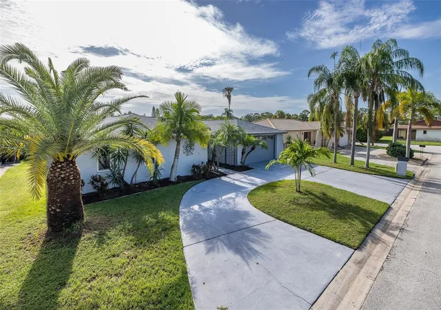 Photo 4 of Single family home for sale at 9816 San Mateo Way, Port Richey, FL 34668 | MLS# W7883555 | Listing updated on 2026-09-01